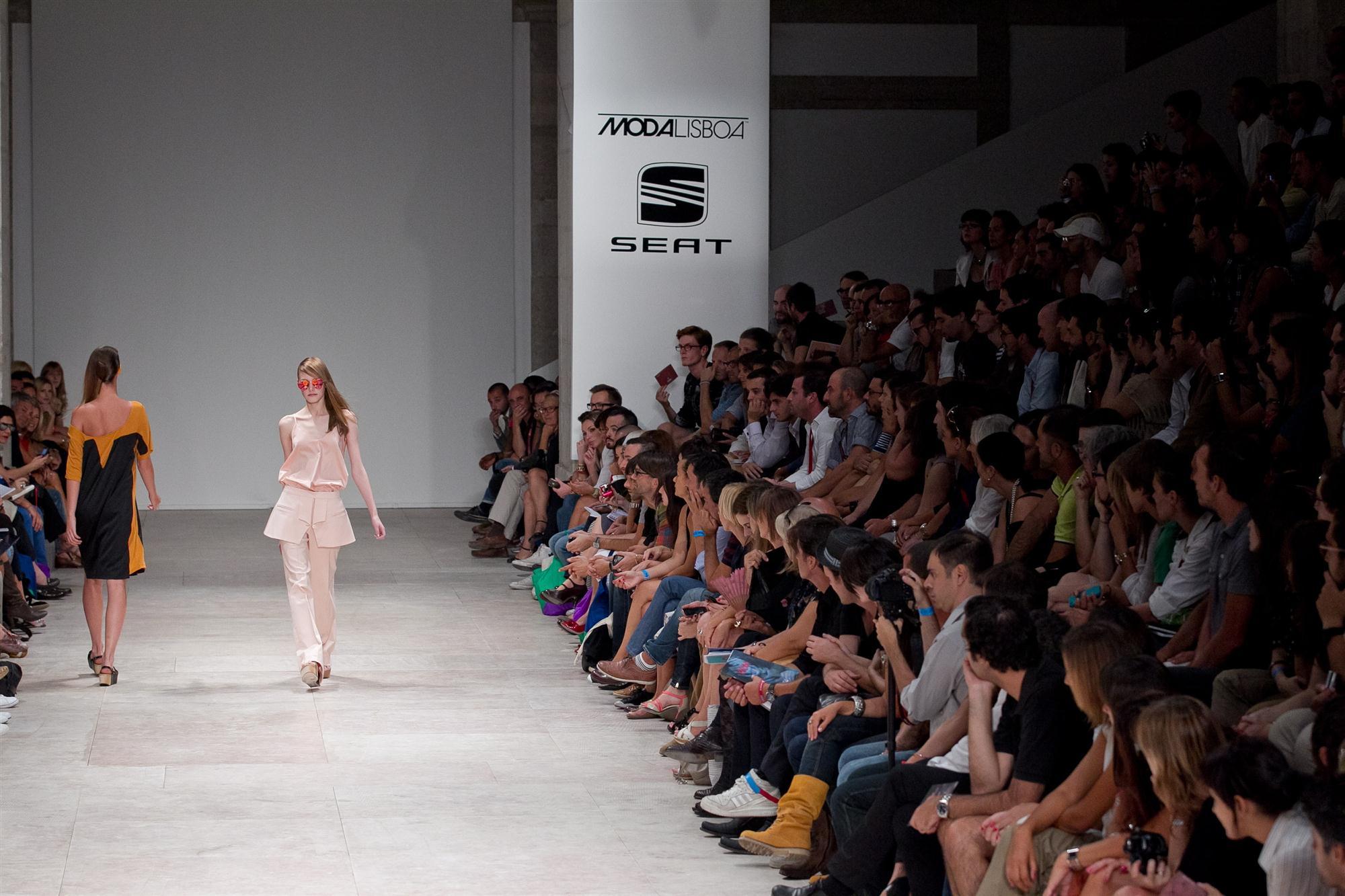 Lisbon Fashion Week Spring Summer 2012 Ready To Wear - Alexandra Moura - Catwalk | Picture 97336